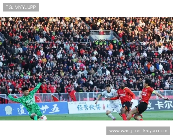 中甲保级也是“隔空对决”，深圳青年人小分领先——一场足球的青春较量