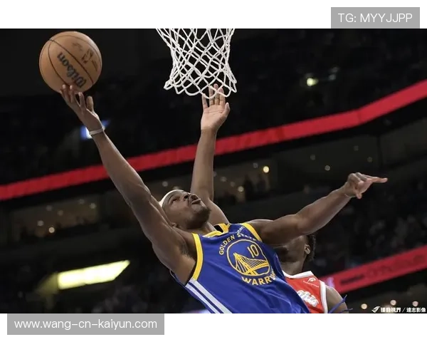 勇士比赛观察:外线跑位的持续创新带来对手防线松动